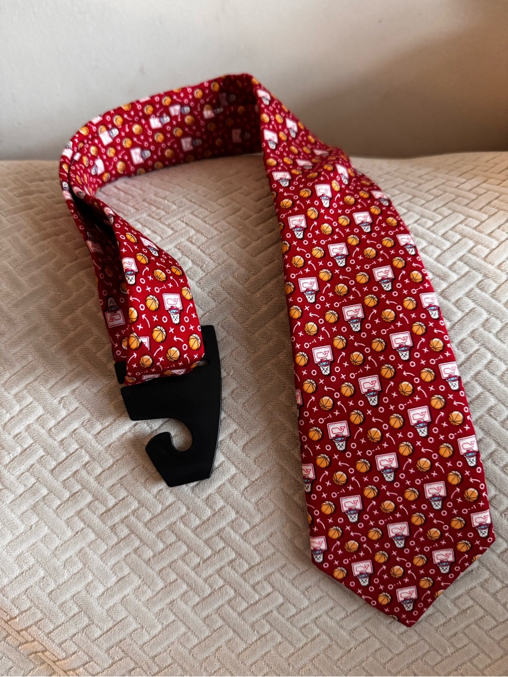 Vineyard Vines Men's Silk Tie - "Playbook Basketball" (Red)